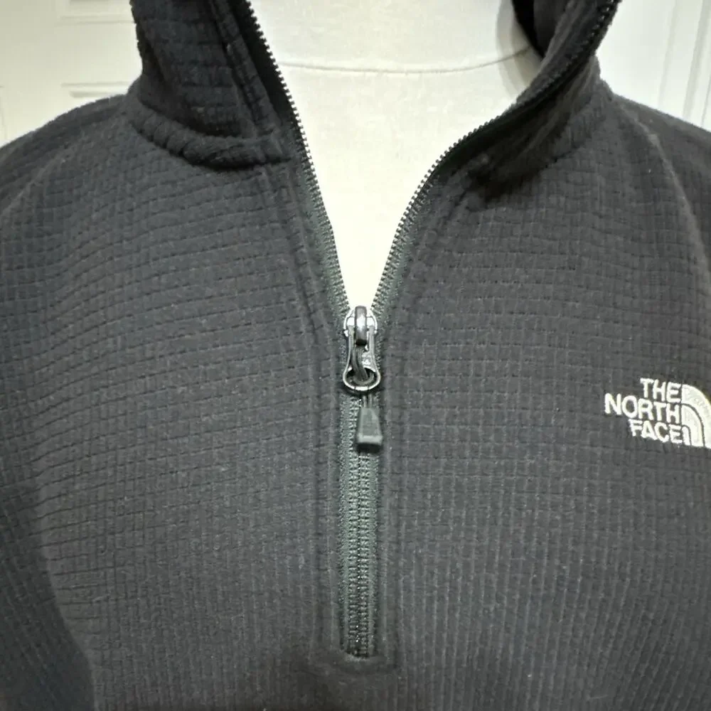 The North Face Men's L Black Fleece 1/4 Zip Mock Neck Pullover Sweatshirt Logo